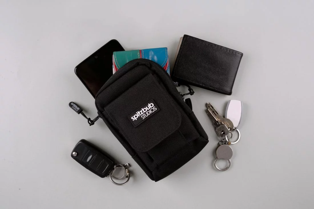 Kompakte Organizertasche mit Gürtelclip